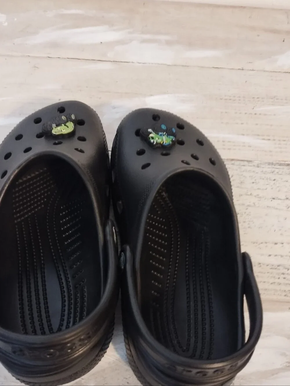 Crocs Classic Clogs Black Slip-On Shoes U.S.A boys size j 2 very good condition